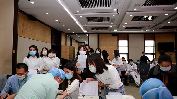 2慈銘體檢員工積極參加獻血活動.jpg